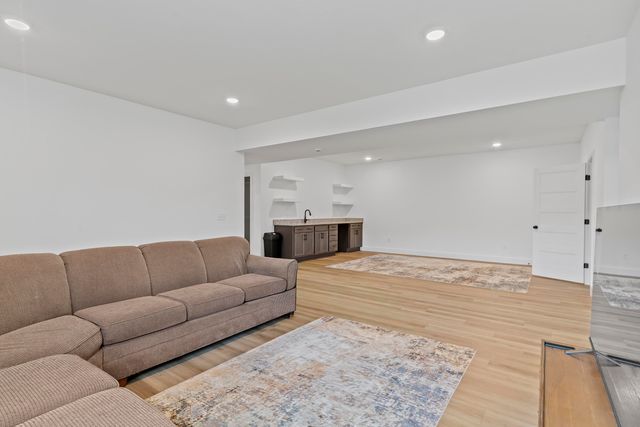 608 N Baywood Drive, Nixa, MO 65714