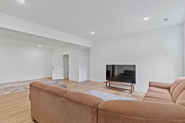 608 N Baywood Drive, Nixa, MO 65714