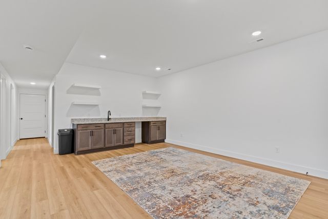 608 N Baywood Drive, Nixa, MO 65714