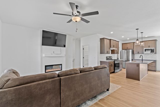 608 N Baywood Drive, Nixa, MO 65714
