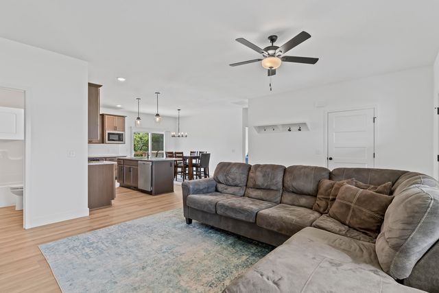 608 N Baywood Drive, Nixa, MO 65714