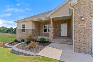 608 N Baywood Drive, Nixa, MO 65714