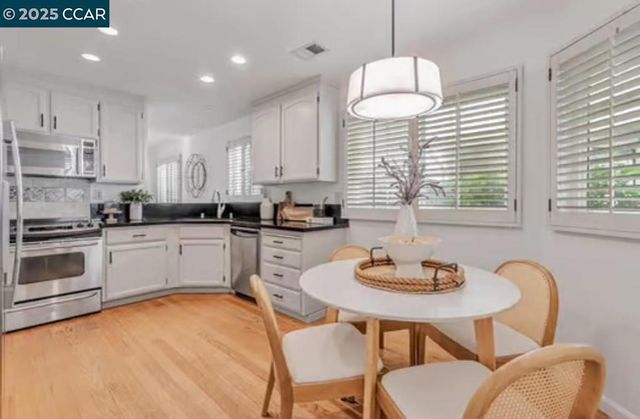 5258 Pebble Glen Dr, Concord, CA 94521