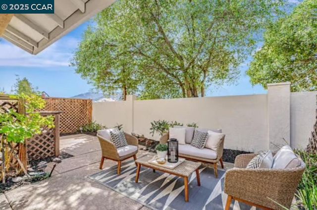 5258 Pebble Glen Dr, Concord, CA 94521