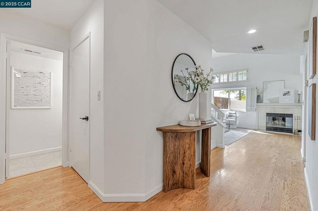 5258 Pebble Glen Dr, Concord, CA 94521