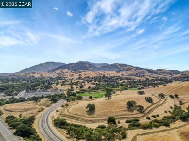 5258 Pebble Glen Dr, Concord, CA 94521
