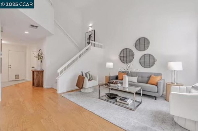 5258 Pebble Glen Dr, Concord, CA 94521