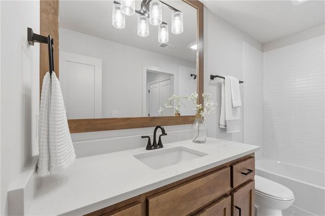 5501 Reeds Road, Mission, KS 66202