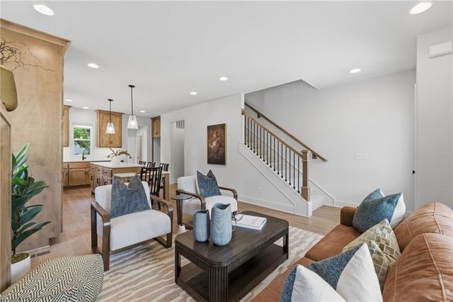 5501 Reeds Road, Mission, KS 66202
