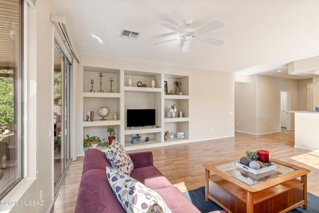 9461 N Twinkling Shadows Way, Tucson, AZ 85743