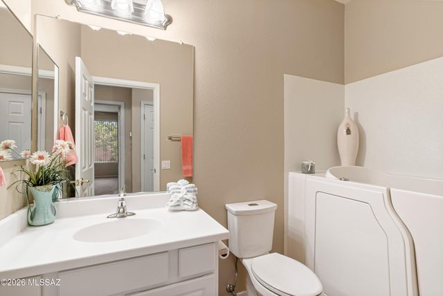 9461 N Twinkling Shadows Way, Tucson, AZ 85743