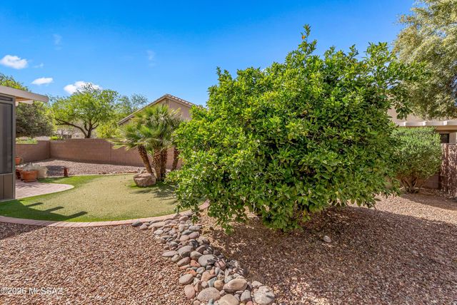 9461 N Twinkling Shadows Way, Tucson, AZ 85743