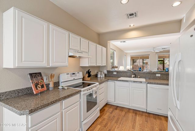 9461 N Twinkling Shadows Way, Tucson, AZ 85743