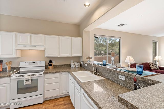 9461 N Twinkling Shadows Way, Tucson, AZ 85743