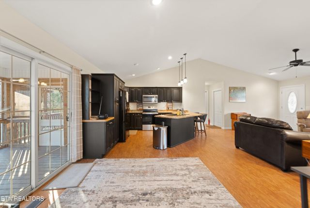 102 Torrey Pines Lane, Crossville, TN 38558