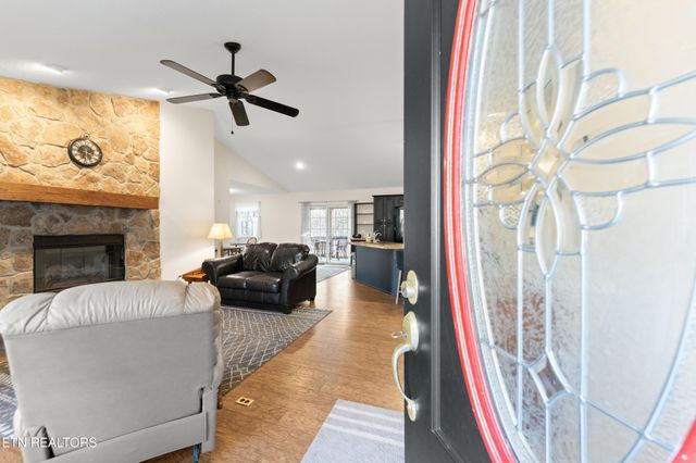 102 Torrey Pines Lane, Crossville, TN 38558