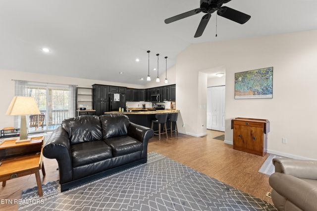 102 Torrey Pines Lane, Crossville, TN 38558