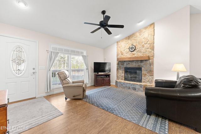 102 Torrey Pines Lane, Crossville, TN 38558