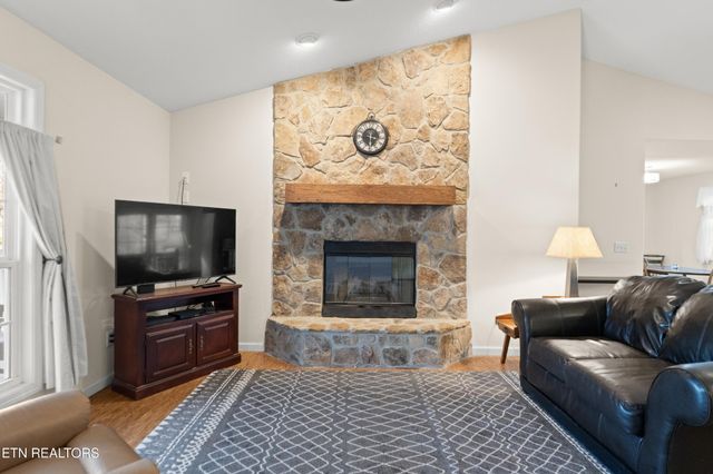 102 Torrey Pines Lane, Crossville, TN 38558