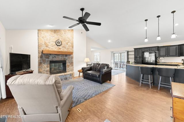 102 Torrey Pines Lane, Crossville, TN 38558