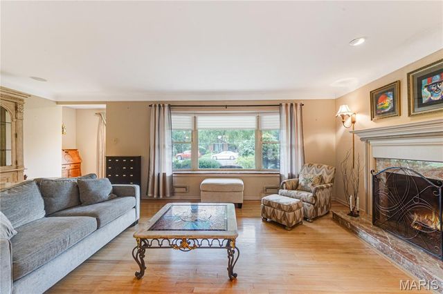 11838 Sunlind Drive, Sunset Hills, MO 63127