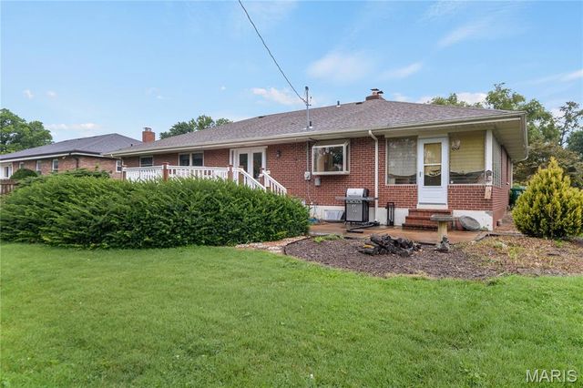 11838 Sunlind Drive, Sunset Hills, MO 63127