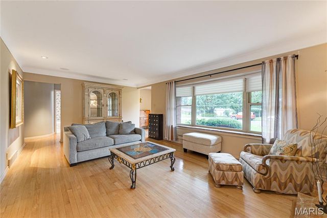 11838 Sunlind Drive, Sunset Hills, MO 63127