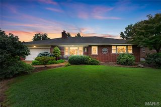 11838 Sunlind Drive, Sunset Hills, MO 63127