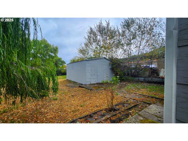 260 PLEASANT Ave, Roseburg, OR 97470