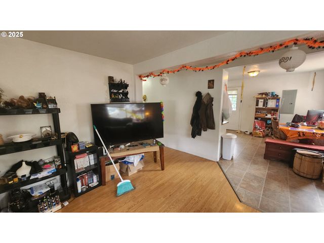 260 PLEASANT Ave, Roseburg, OR 97470