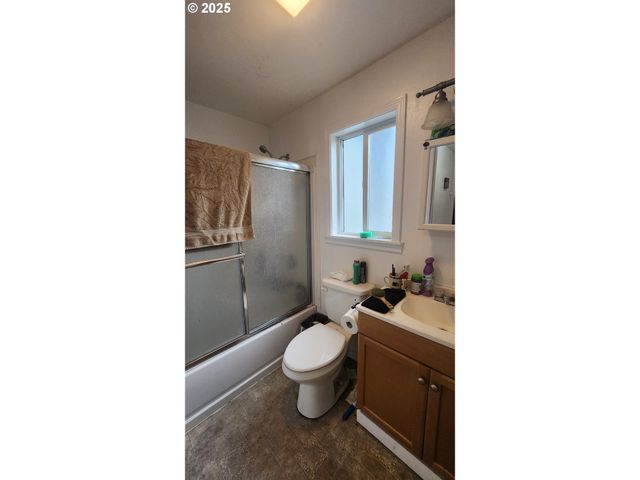 260 PLEASANT Ave, Roseburg, OR 97470