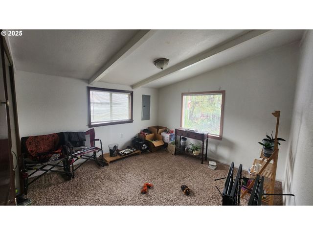 260 PLEASANT Ave, Roseburg, OR 97470