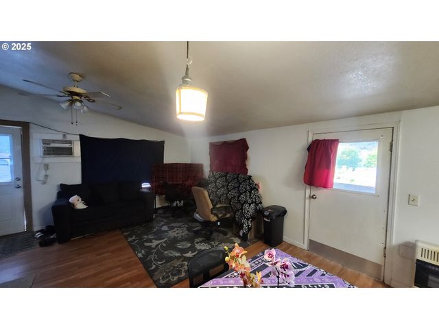 260 PLEASANT Ave, Roseburg, OR 97470