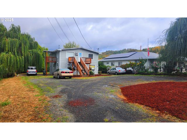 260 PLEASANT Ave, Roseburg, OR 97470