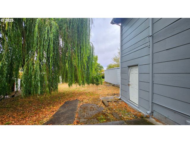 260 PLEASANT Ave, Roseburg, OR 97470