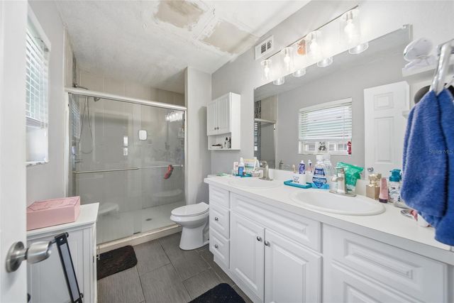 1621 SPINNING WHEEL DRIVE, Lutz, FL 33559