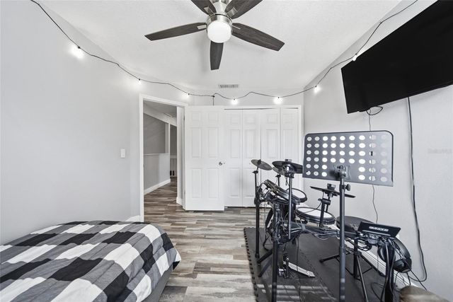 1621 SPINNING WHEEL DRIVE, Lutz, FL 33559