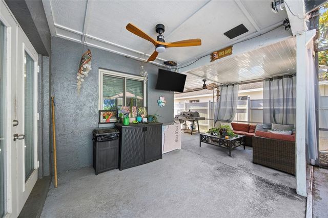 1621 SPINNING WHEEL DRIVE, Lutz, FL 33559