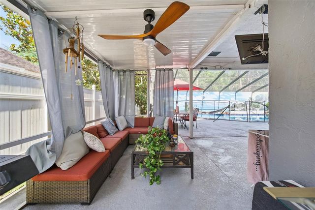 1621 SPINNING WHEEL DRIVE, Lutz, FL 33559