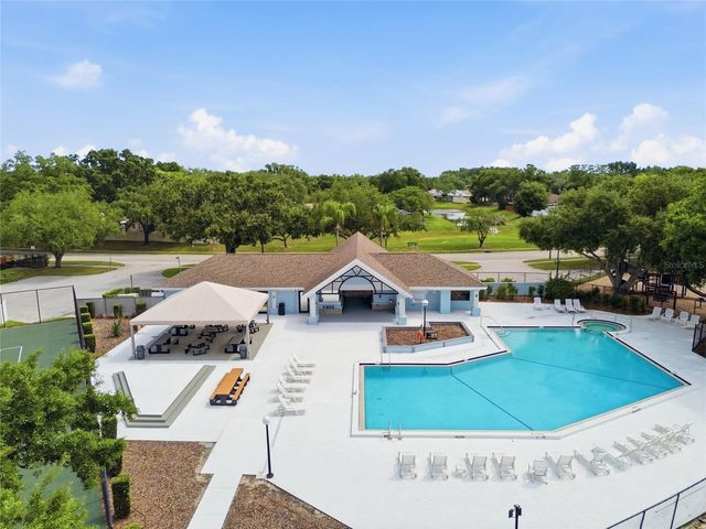 1621 SPINNING WHEEL DRIVE, Lutz, FL 33559