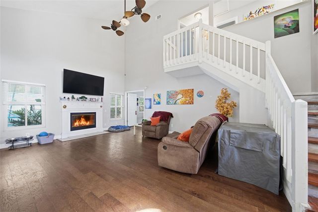 1621 SPINNING WHEEL DRIVE, Lutz, FL 33559