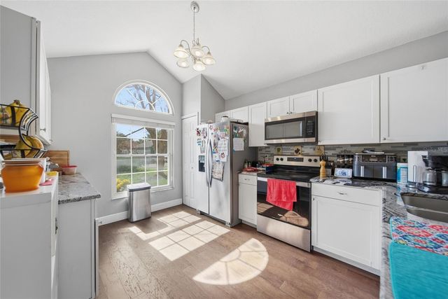 1621 SPINNING WHEEL DRIVE, Lutz, FL 33559