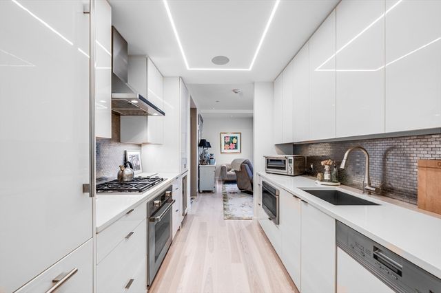 32 Traveler Street 701, Boston, MA 02118