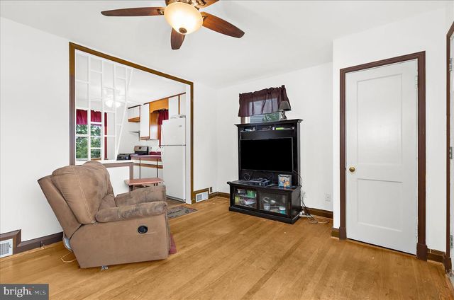 1238 OAKLAND TERRACE RD, Halethorpe, MD 21227