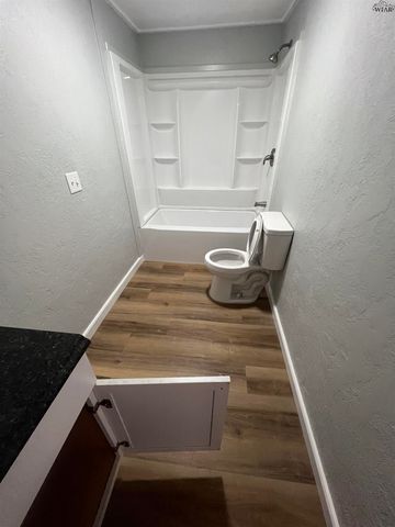 905 E RUBY AVENUE, Iowa Park, TX 76367