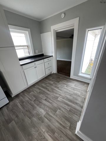 905 E RUBY AVENUE, Iowa Park, TX 76367