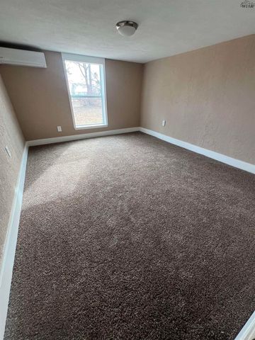 905 E RUBY AVENUE, Iowa Park, TX 76367