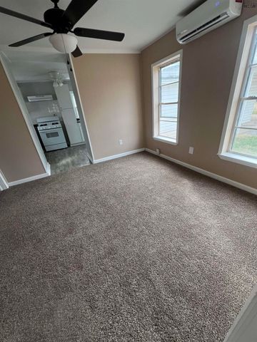 905 E RUBY AVENUE, Iowa Park, TX 76367