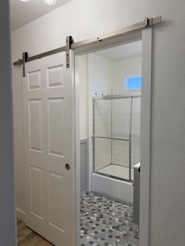3421 Douglas St, Sacramento, CA 95838