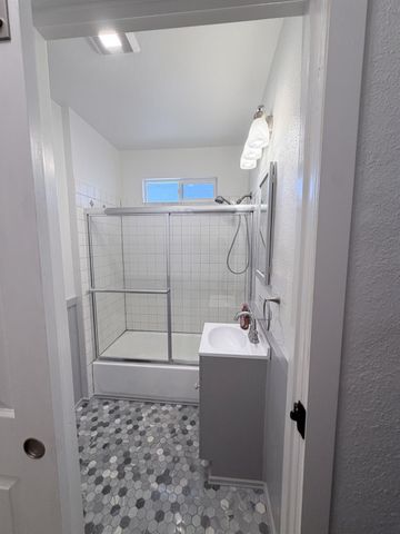 3421 Douglas St, Sacramento, CA 95838